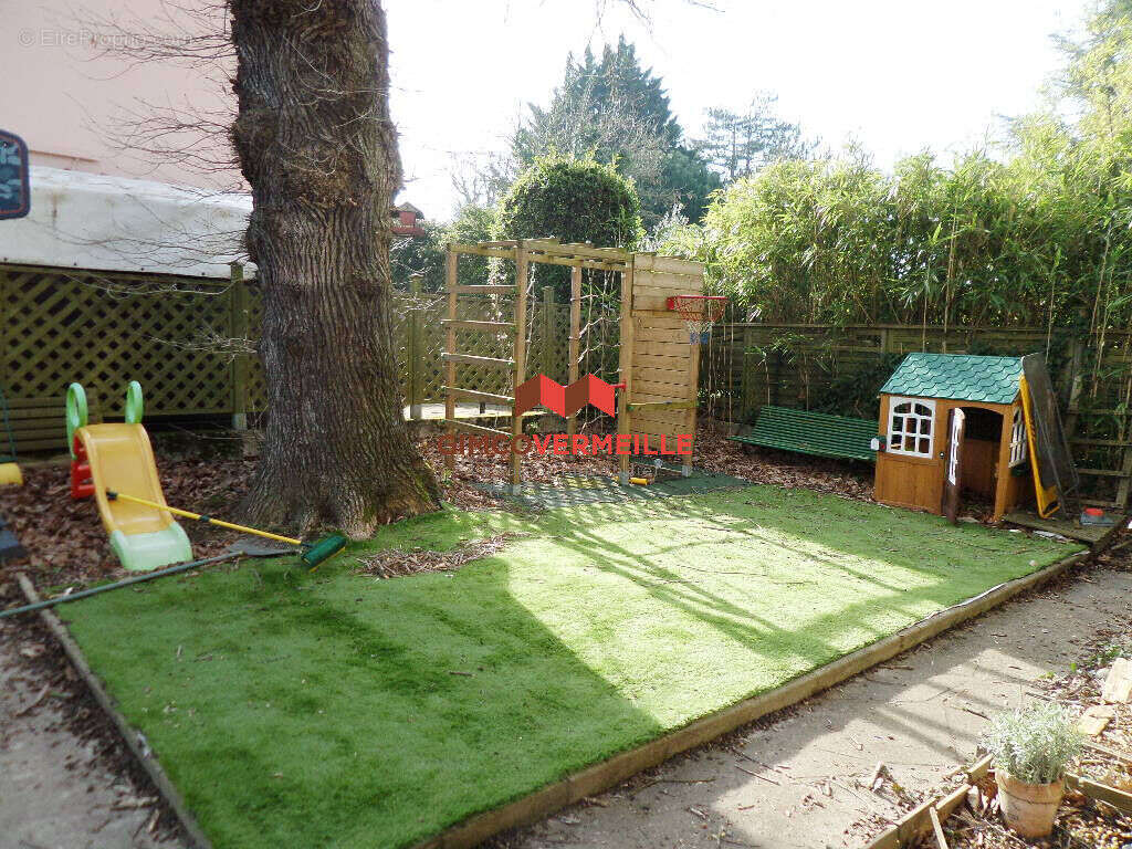 Maison à LA CELLE-SAINT-CLOUD