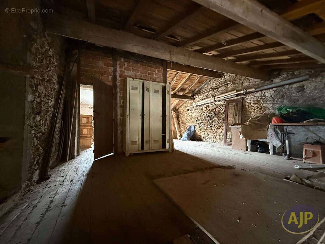 Maison à LA ROMAGNE