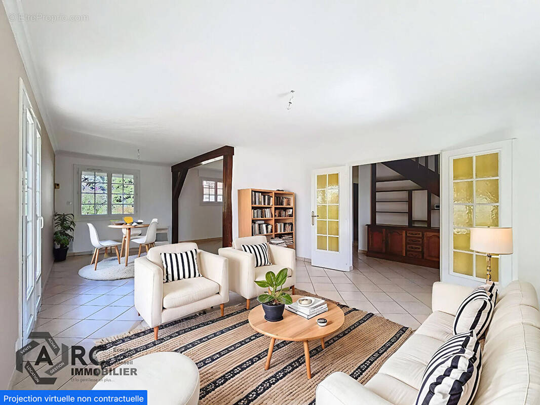 Maison à SAINT-JEAN-DE-LA-RUELLE