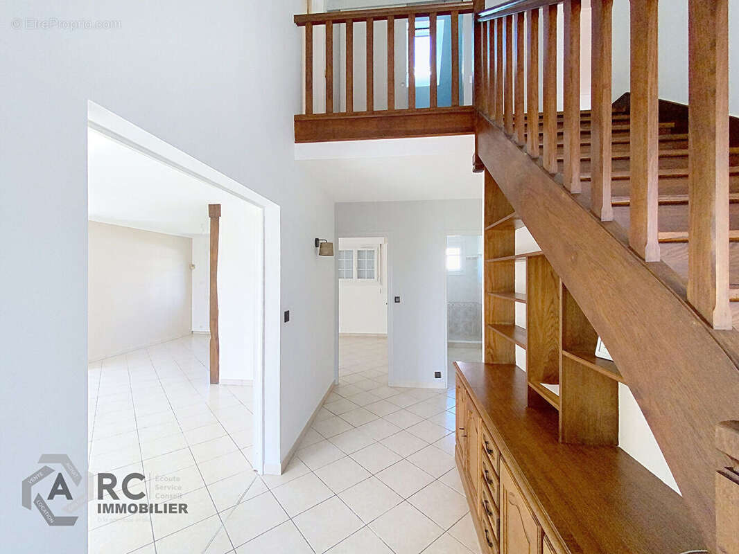 Maison à SAINT-JEAN-DE-LA-RUELLE