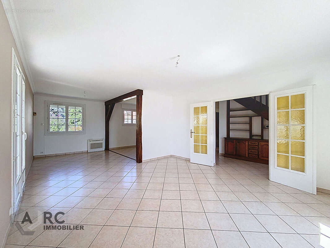 Maison à SAINT-JEAN-DE-LA-RUELLE