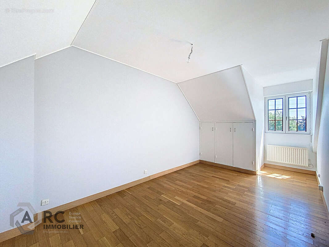 Maison à SAINT-JEAN-DE-LA-RUELLE