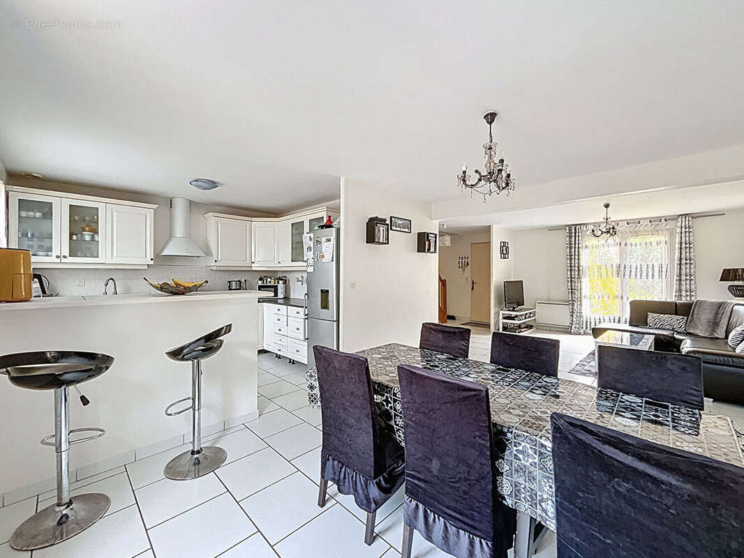 Maison à SAINT-JEAN-DE-LA-RUELLE