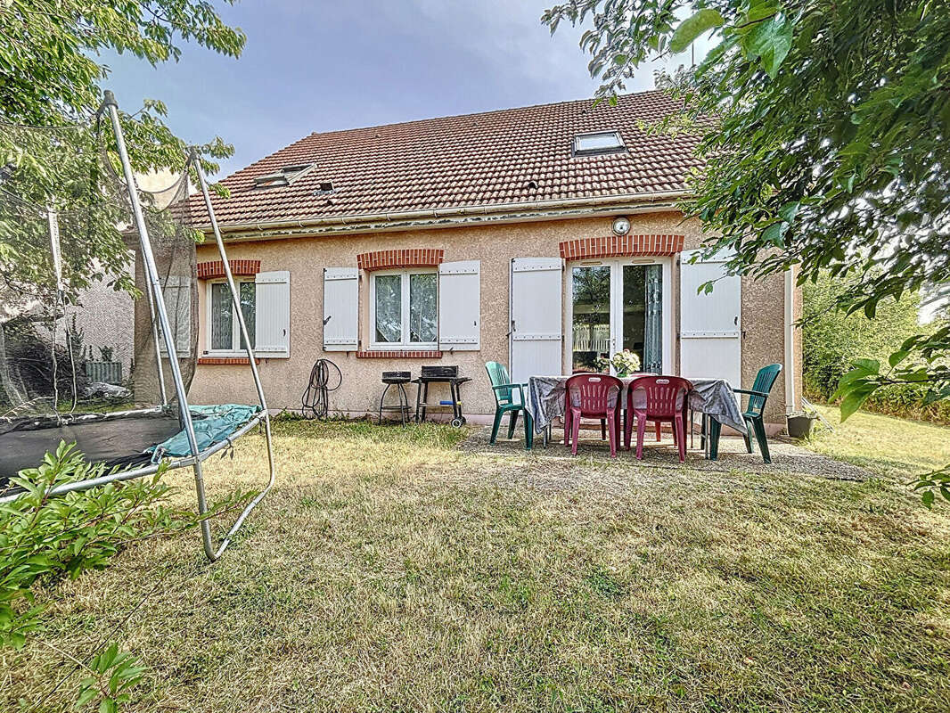 Maison à SAINT-JEAN-DE-LA-RUELLE