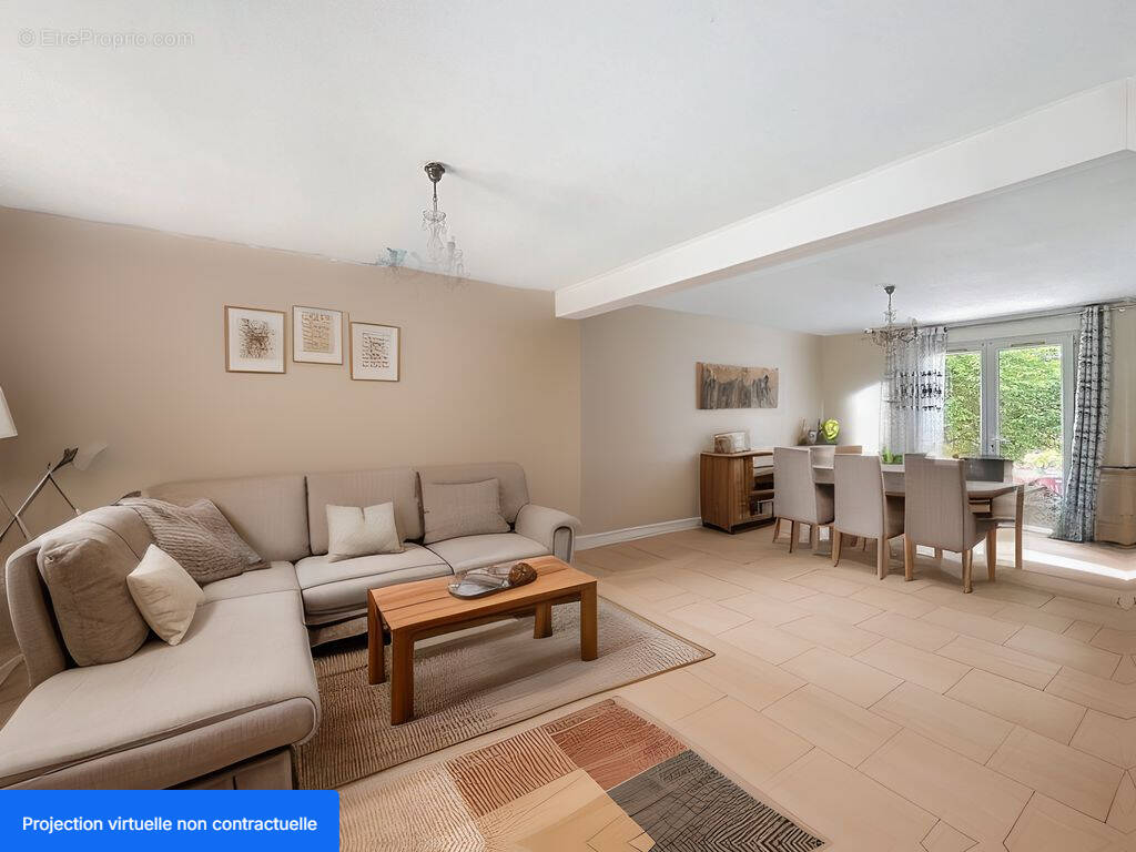 Maison à SAINT-JEAN-DE-LA-RUELLE