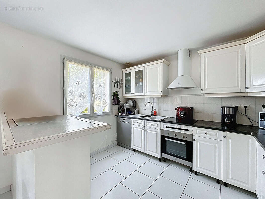 Maison à SAINT-JEAN-DE-LA-RUELLE