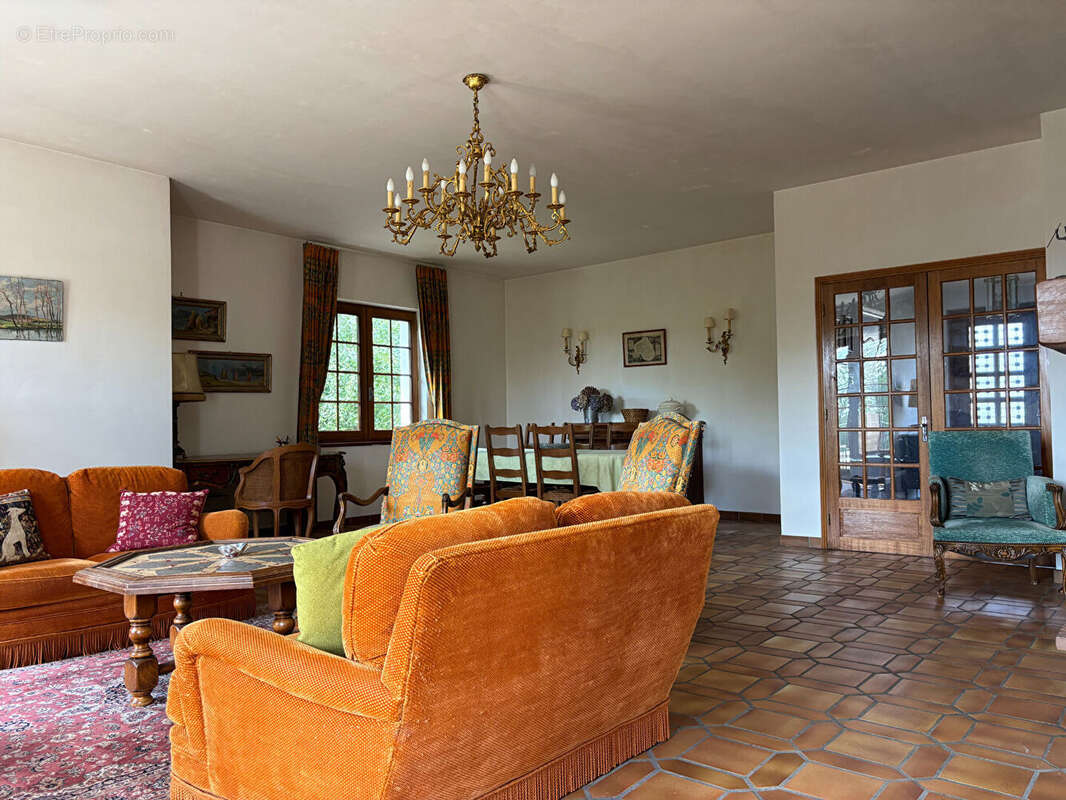 Maison à RIEUPEYROUX