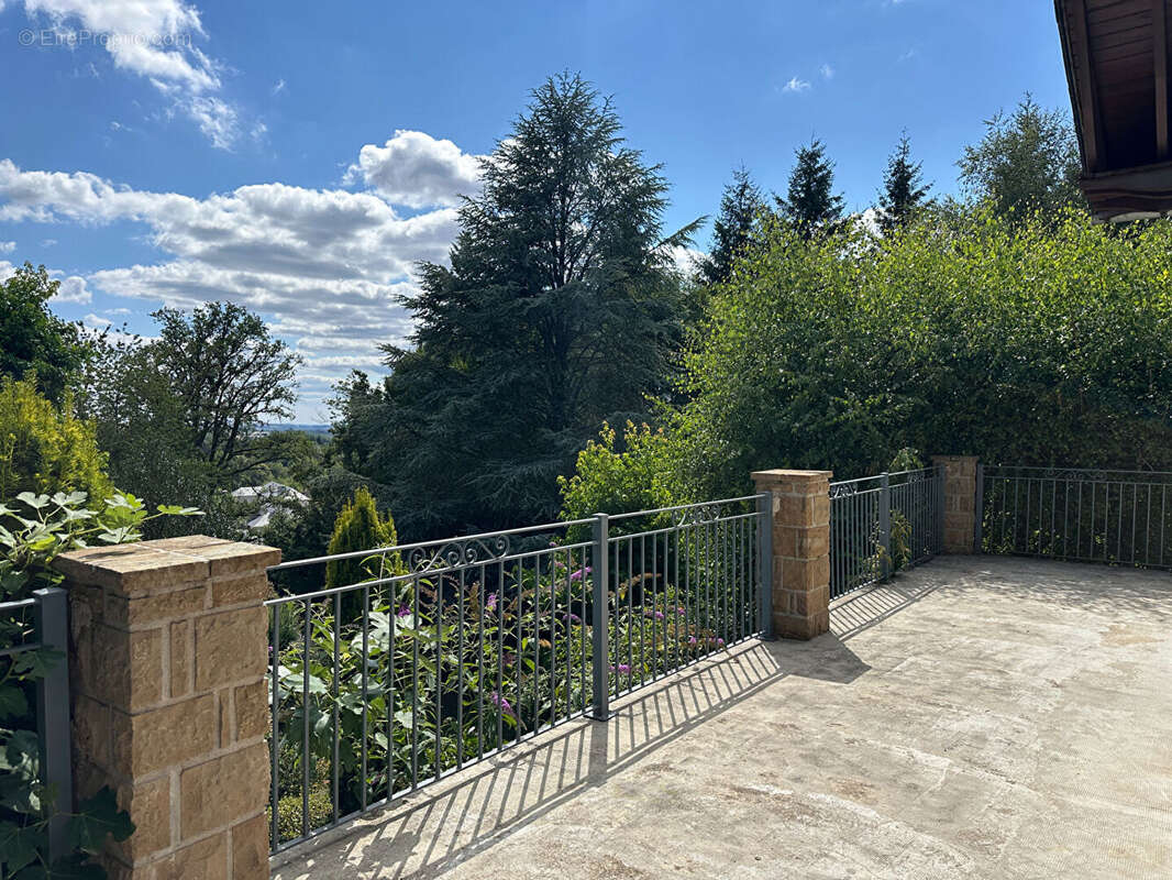 Maison à RIEUPEYROUX