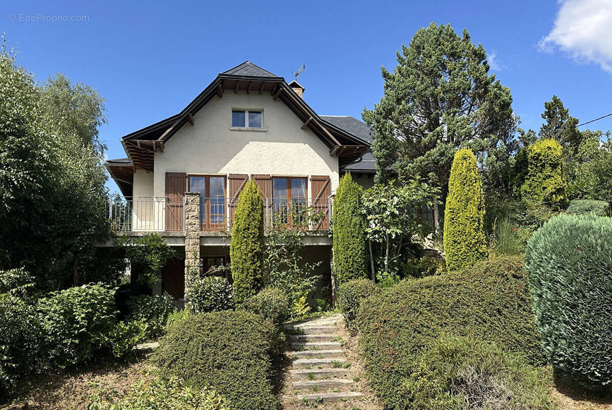 Maison à RIEUPEYROUX