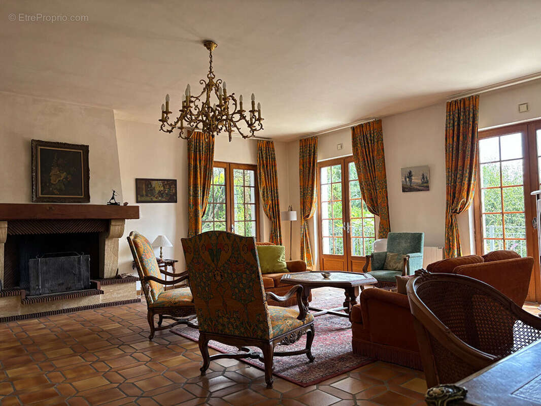 Maison à RIEUPEYROUX