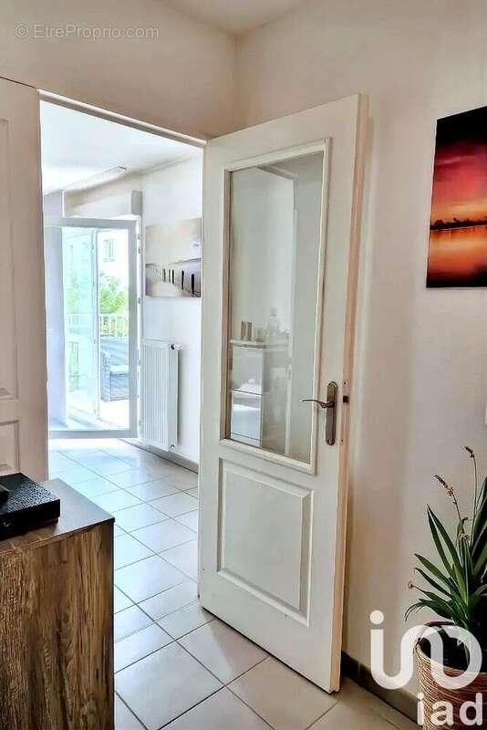 Photo 2 - Appartement à VENISSIEUX