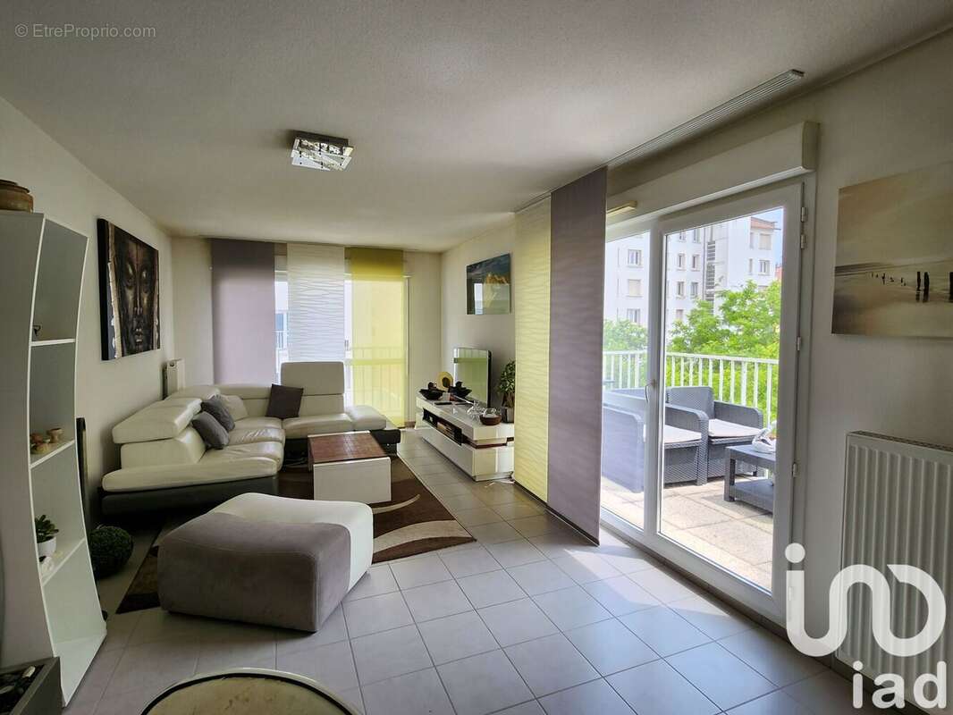 Photo 3 - Appartement à VENISSIEUX