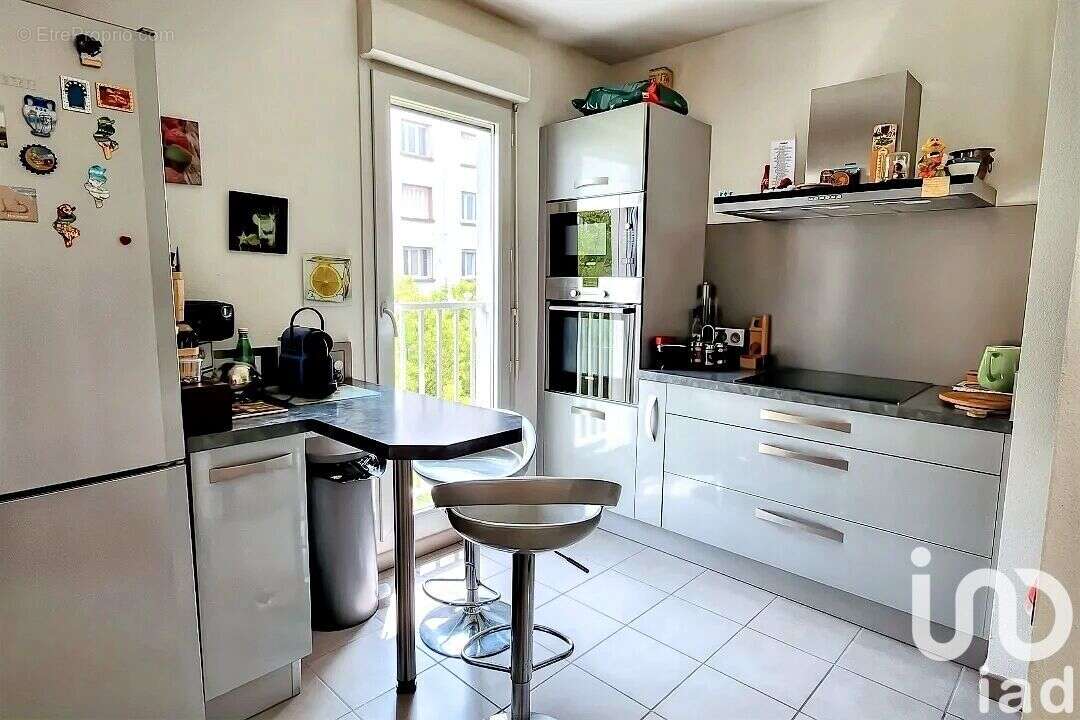 Photo 6 - Appartement à VENISSIEUX