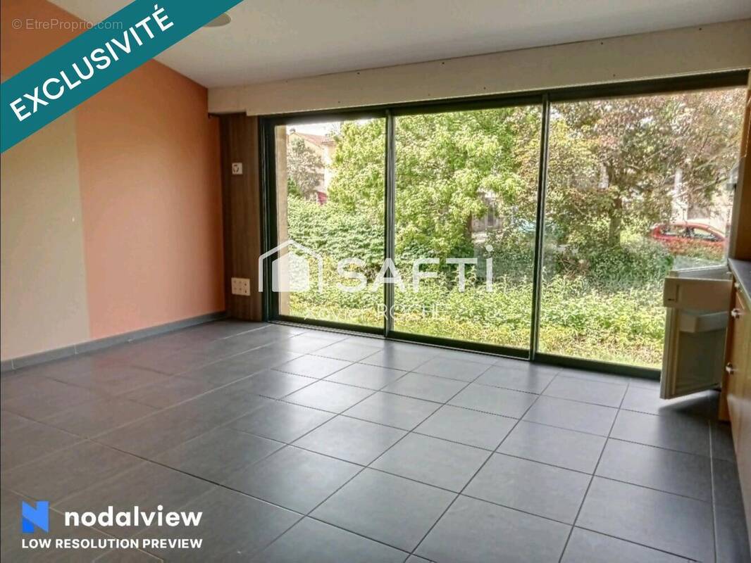 Photo 1 - Commerce à LANGOIRAN