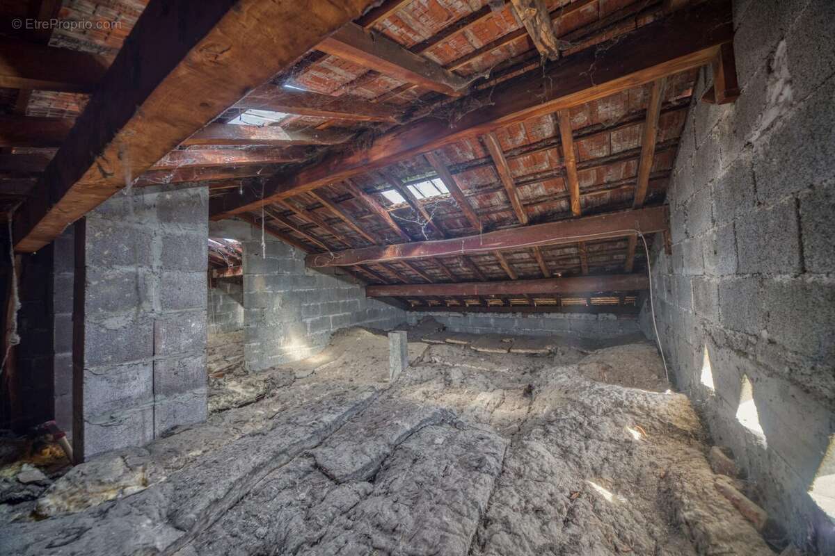 Maison à ECHIROLLES