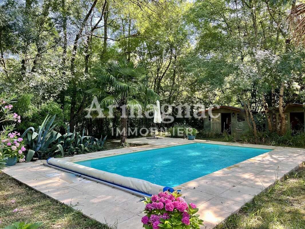 Maison à VIC-FEZENSAC