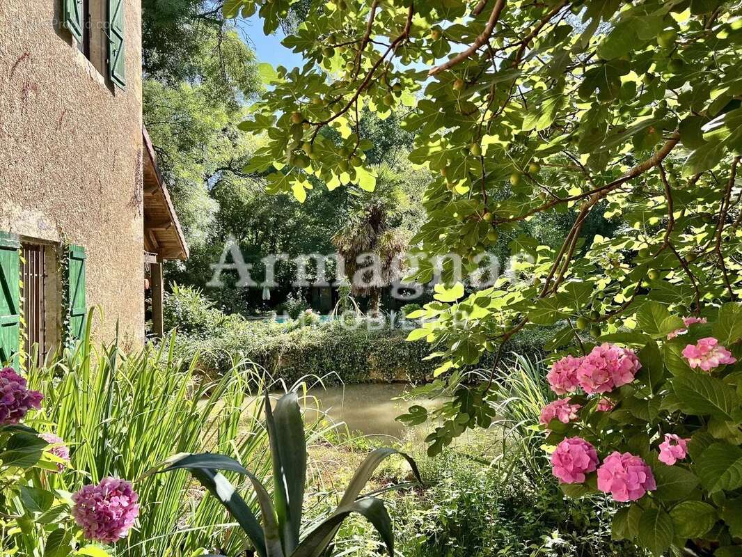 Maison à VIC-FEZENSAC