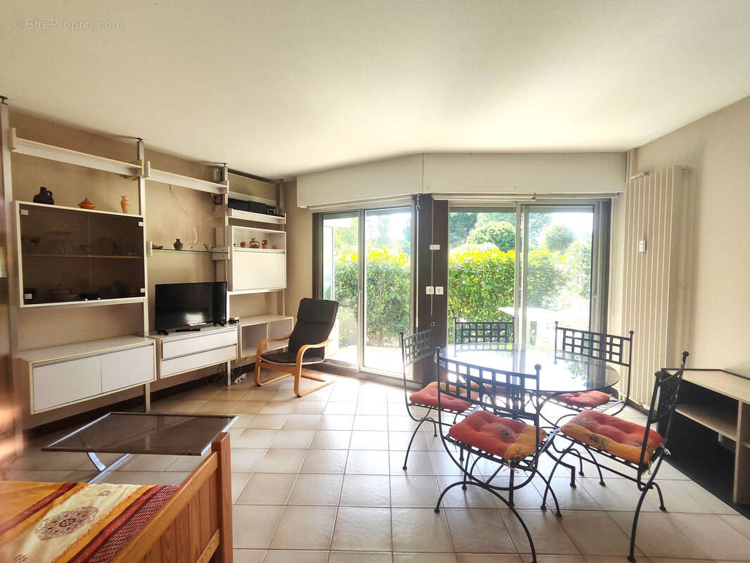 Appartement à MANDELIEU-LA-NAPOULE