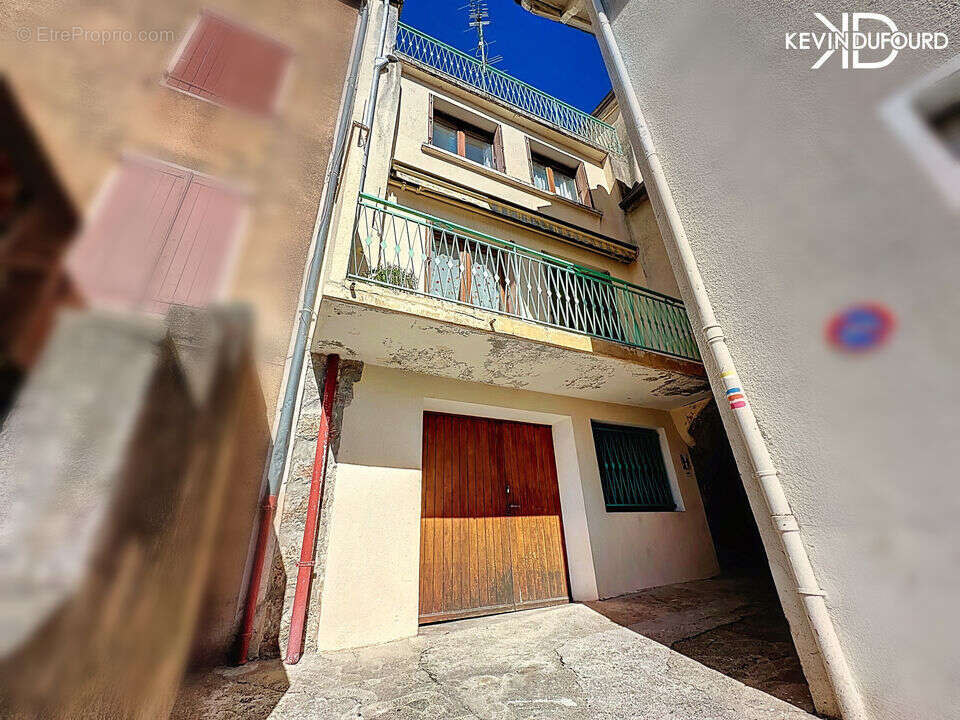 Maison à MONTPEZAT-SOUS-BAUZON