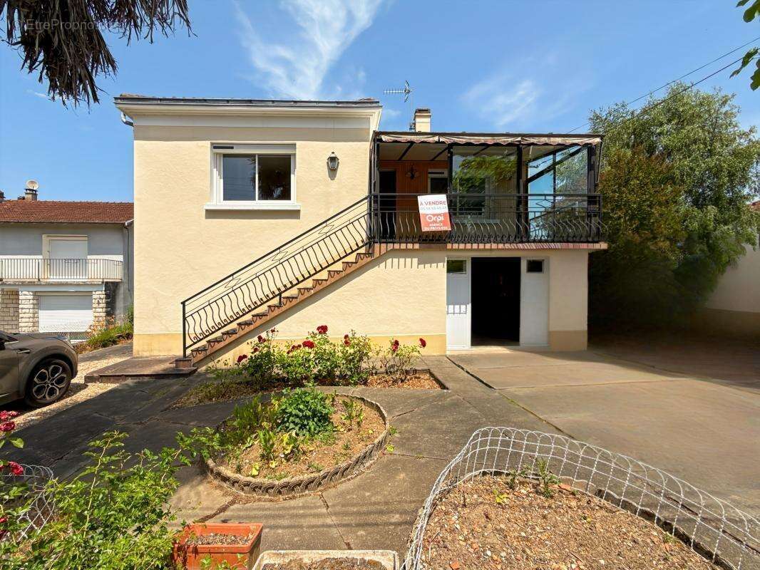 Maison à COULOUNIEIX-CHAMIERS