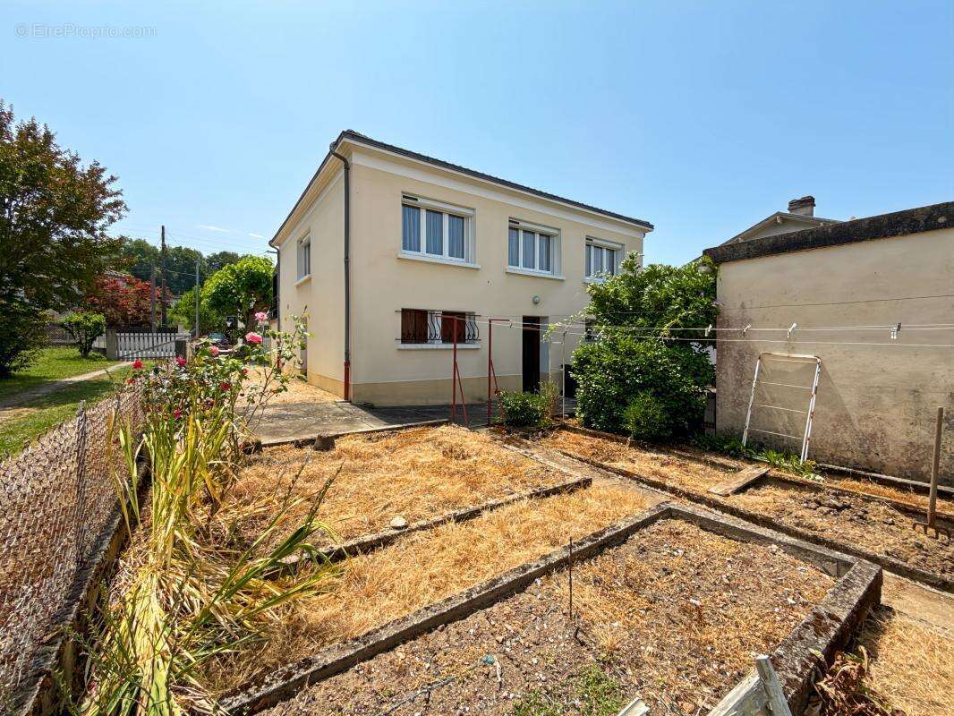 Maison à COULOUNIEIX-CHAMIERS