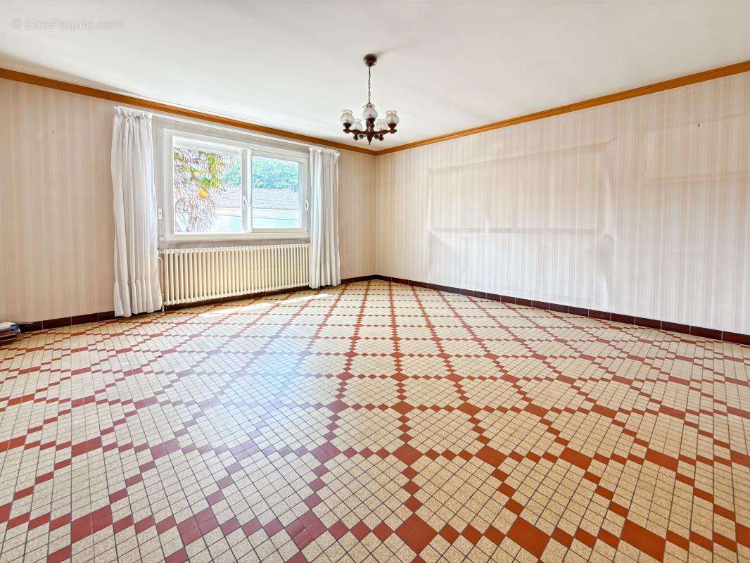 Maison à COULOUNIEIX-CHAMIERS