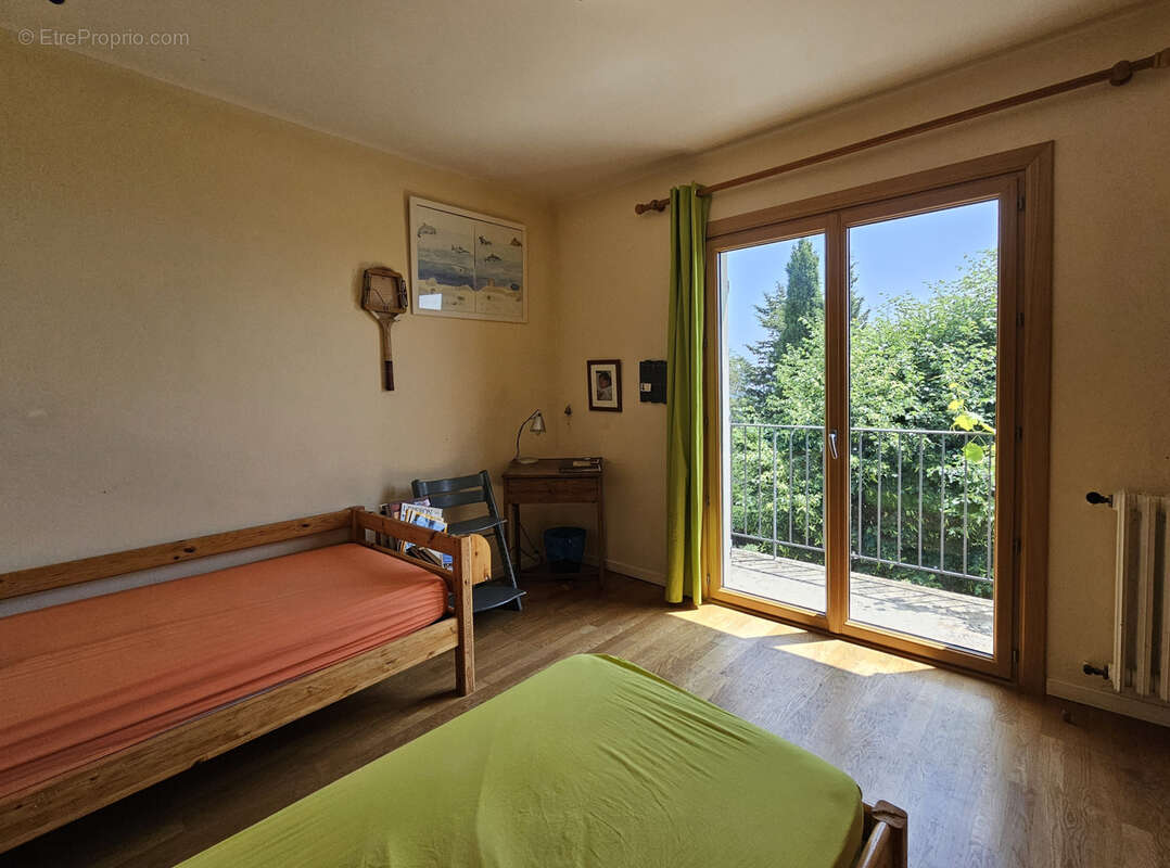 Maison à CHATEAUNEUF-GRASSE