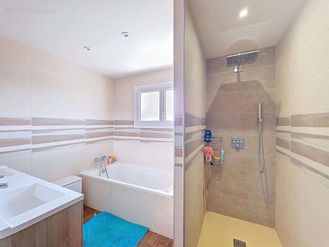 Maison à OYTIER-SAINT-OBLAS