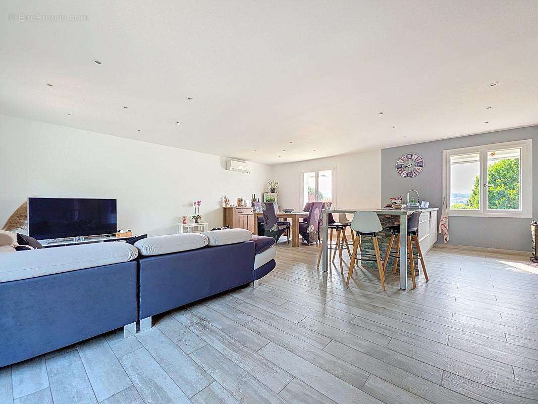 Maison à OYTIER-SAINT-OBLAS