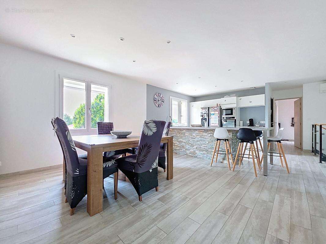 Maison à OYTIER-SAINT-OBLAS