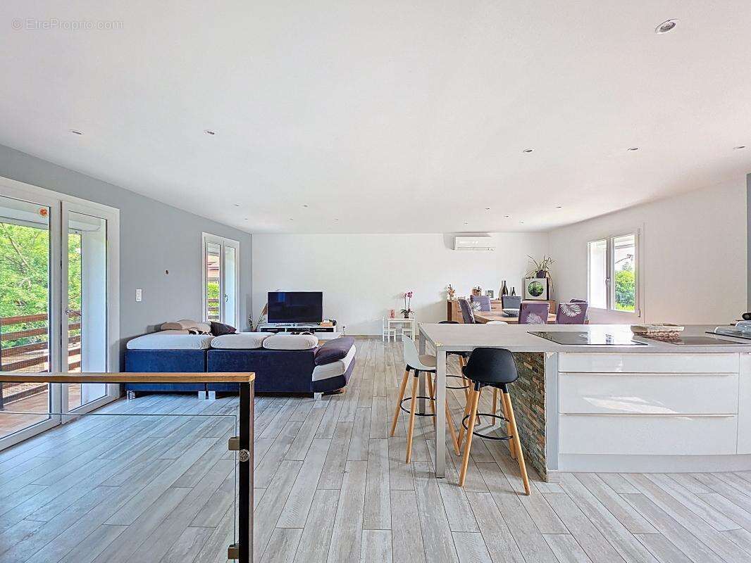 Maison à OYTIER-SAINT-OBLAS