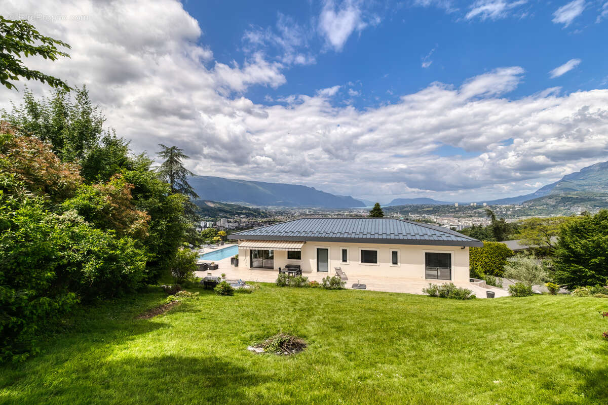 Maison à JACOB-BELLECOMBETTE