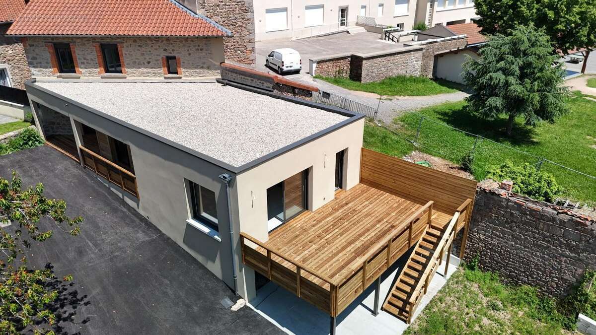 Maison à SAINT-LAURENT-DE-CHAMOUSSET