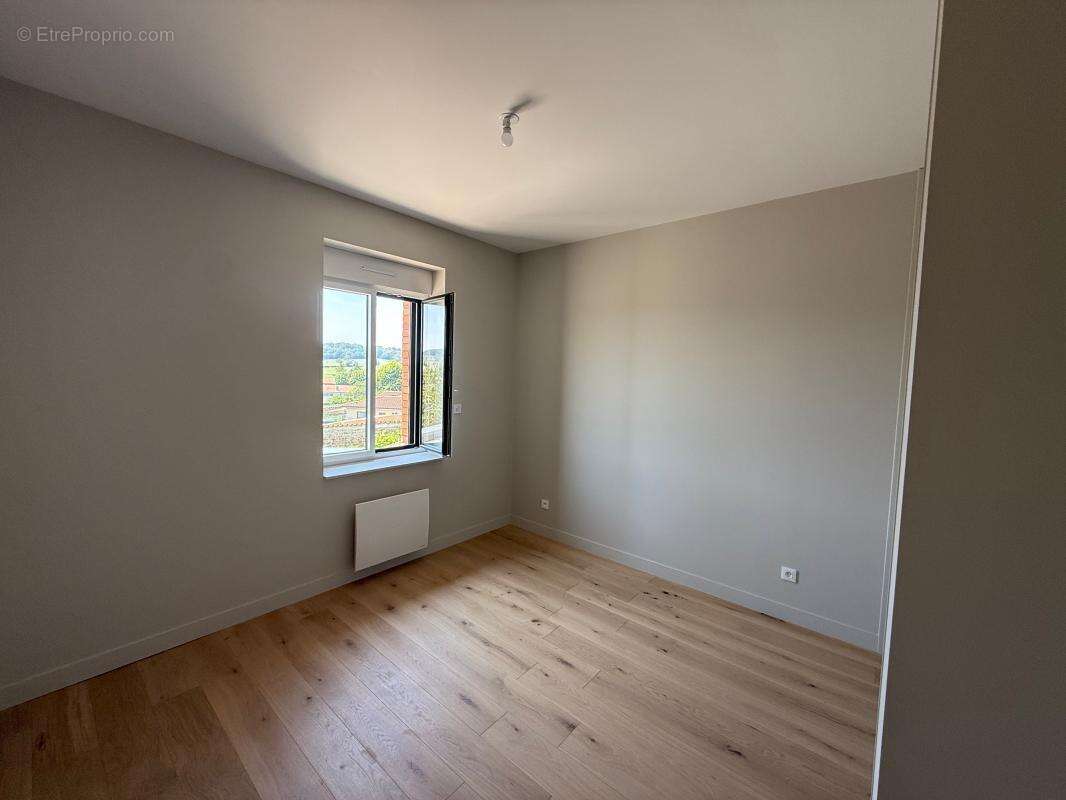 Maison à SAINT-LAURENT-DE-CHAMOUSSET