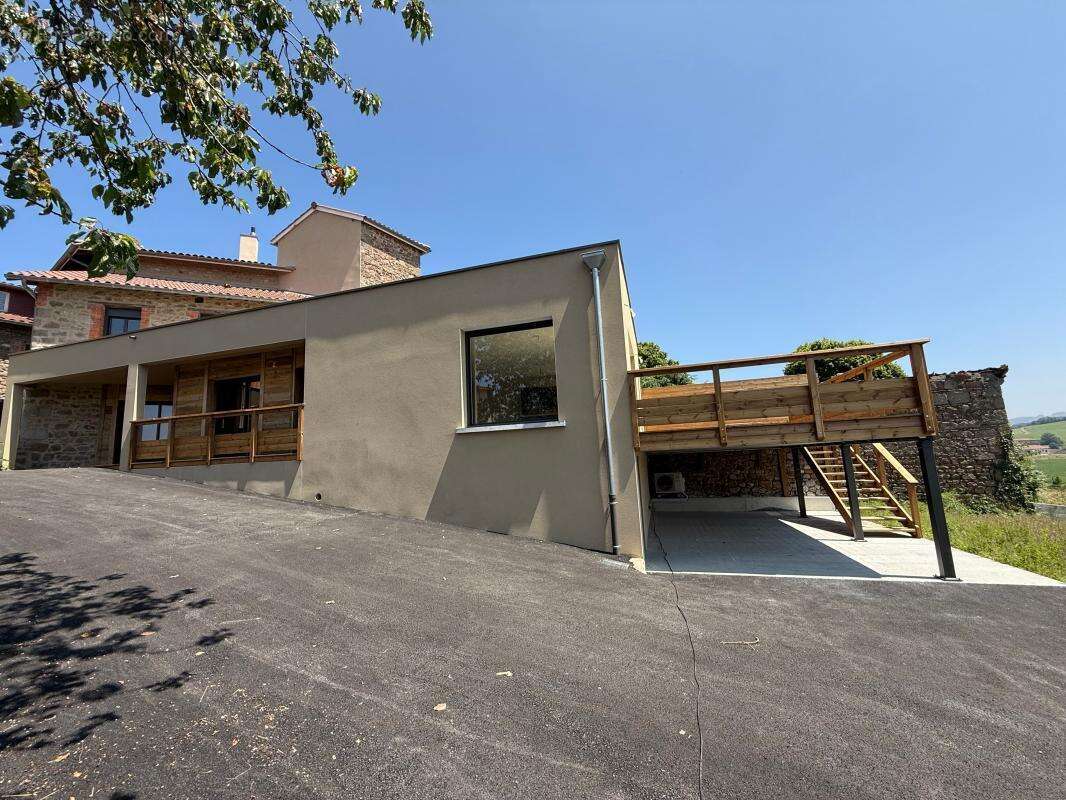 Maison à SAINT-LAURENT-DE-CHAMOUSSET