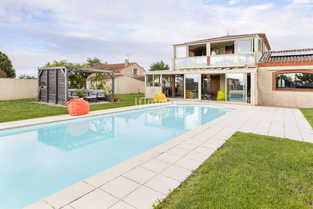 Maison à CORNEBARRIEU