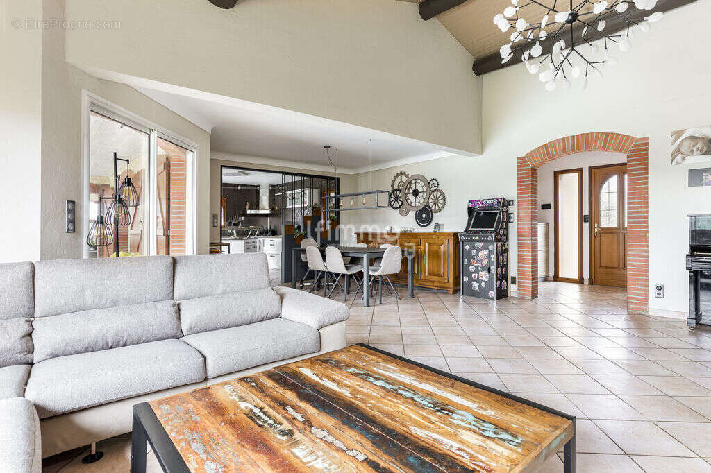 Maison à CORNEBARRIEU