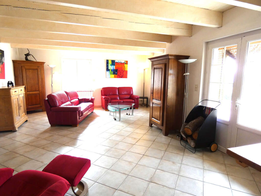 Maison à LA VERNAREDE