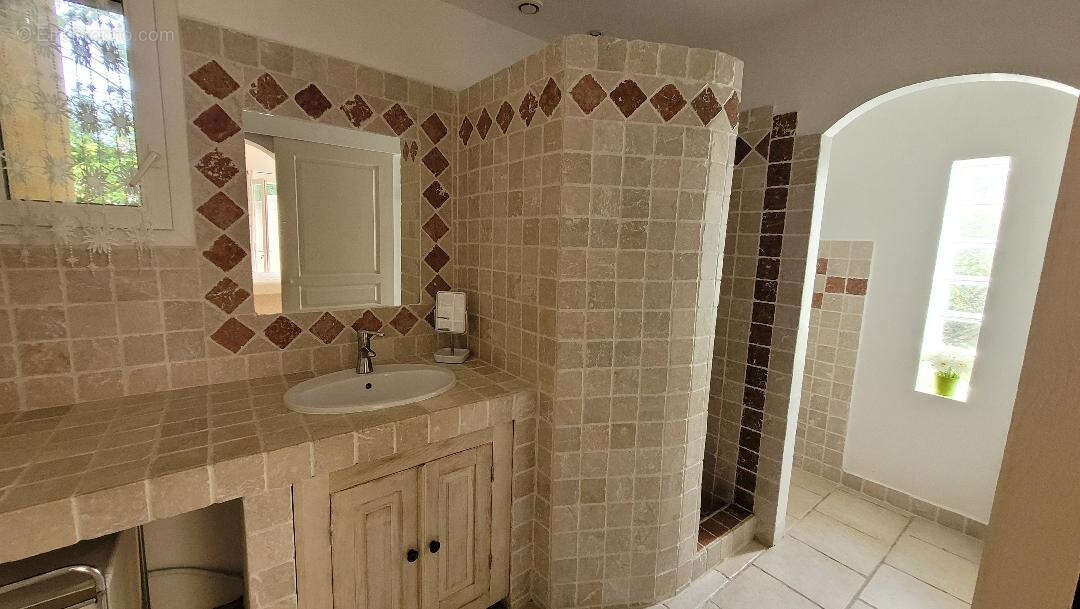 Maison à L&#039;ISLE-SUR-LA-SORGUE