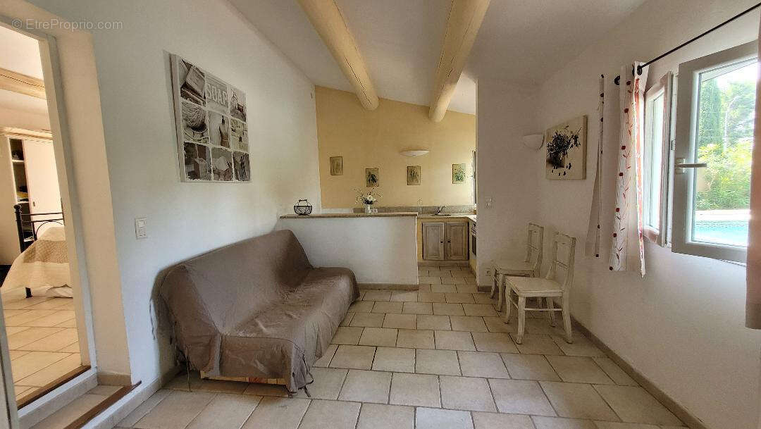 Maison à L&#039;ISLE-SUR-LA-SORGUE