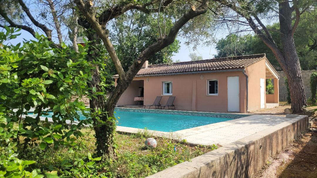 Maison à L&#039;ISLE-SUR-LA-SORGUE