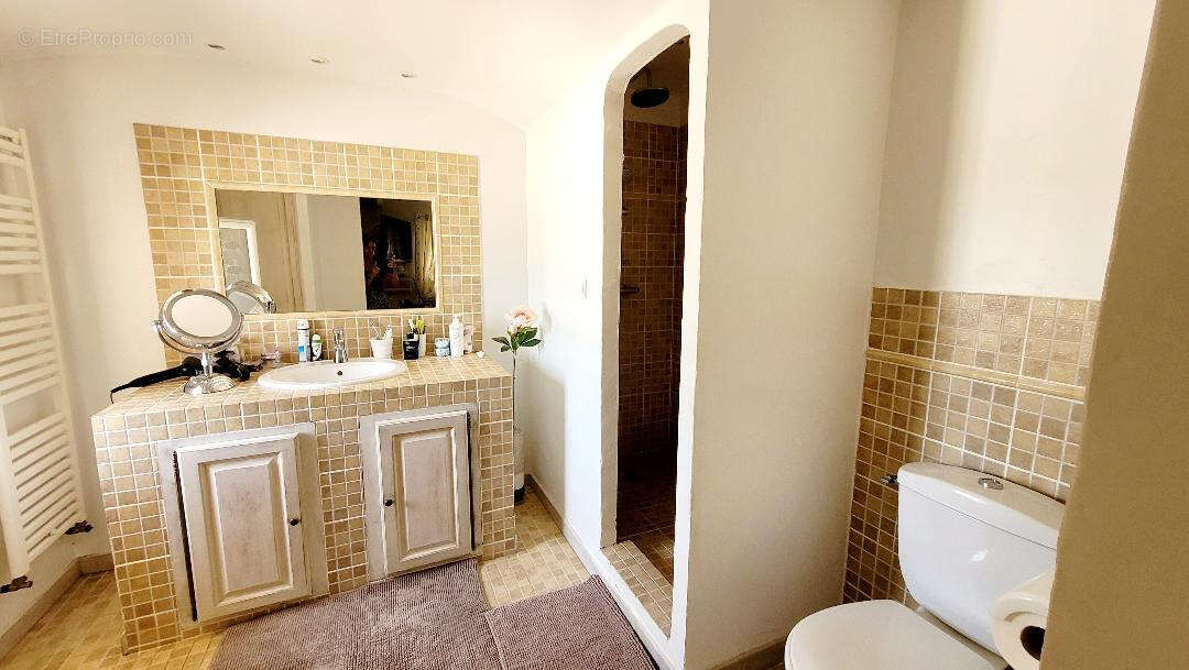 Maison à L&#039;ISLE-SUR-LA-SORGUE