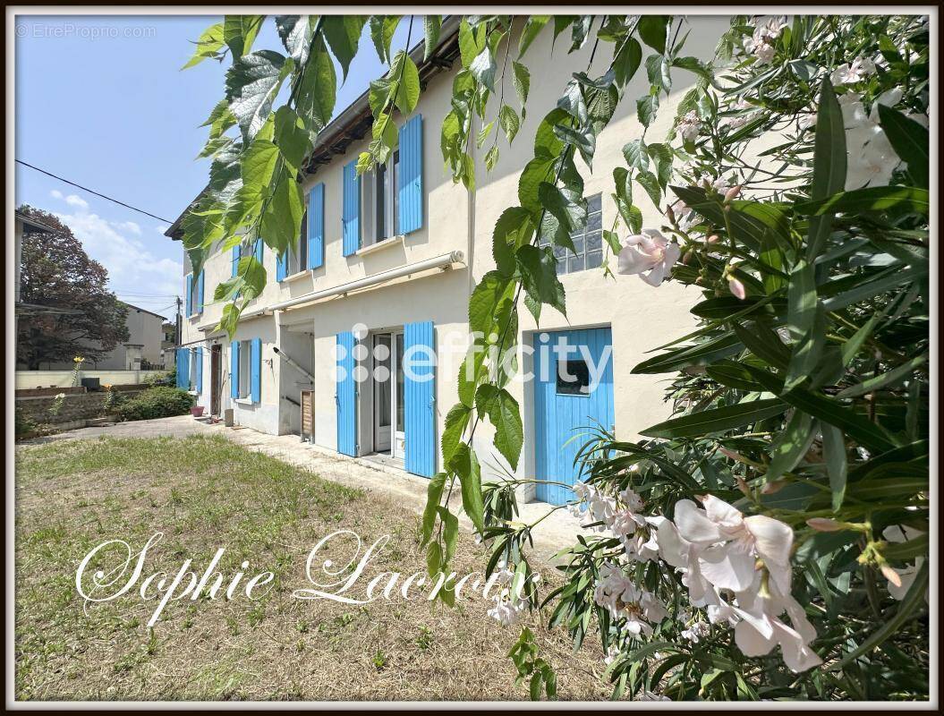 Maison à ROUSSILLON