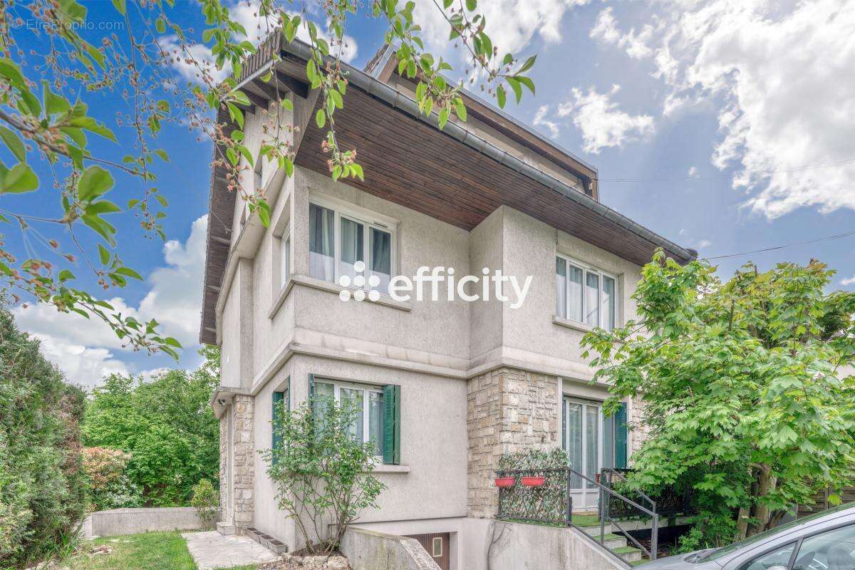 Appartement à LIVRY-GARGAN