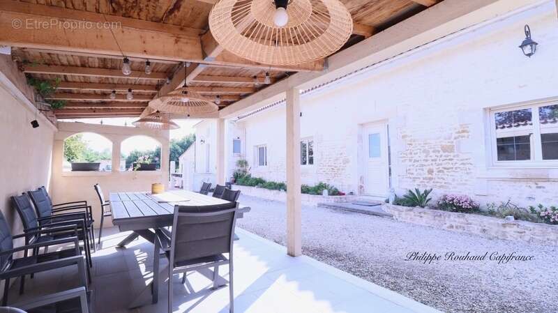 Maison à SAINT-HILAIRE-DES-LOGES