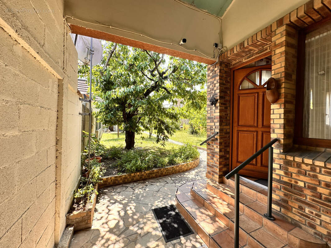 Maison à VAIRES-SUR-MARNE