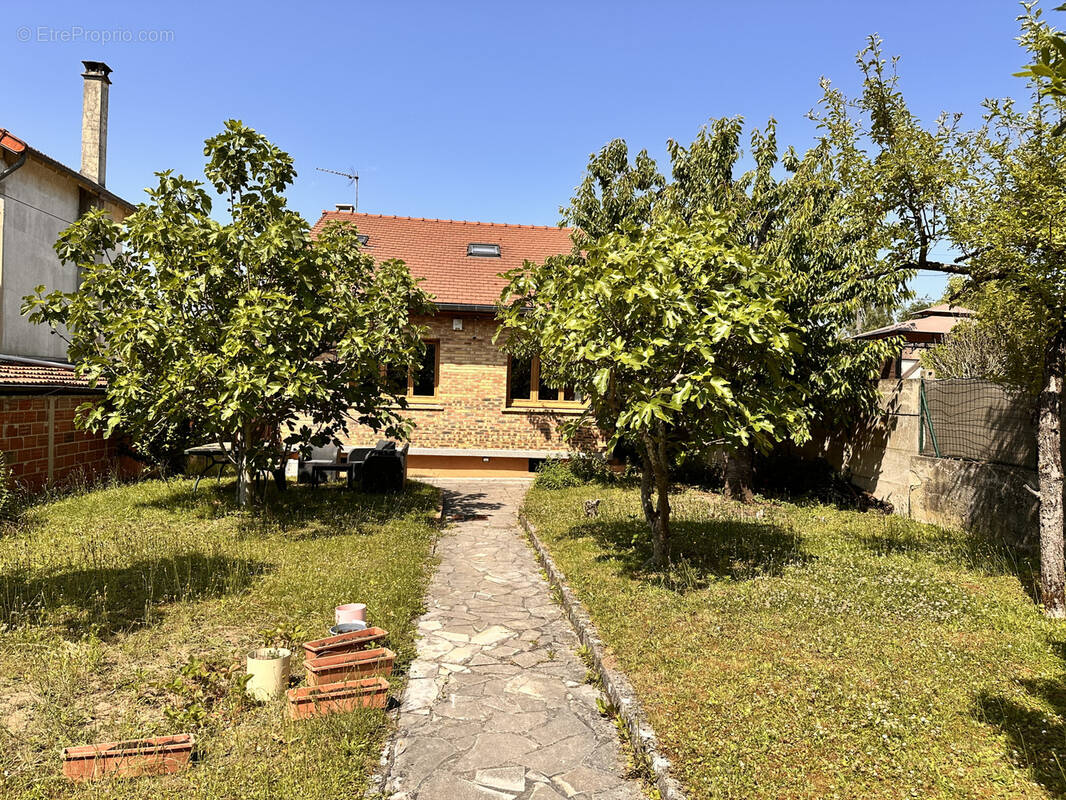 Maison à VAIRES-SUR-MARNE