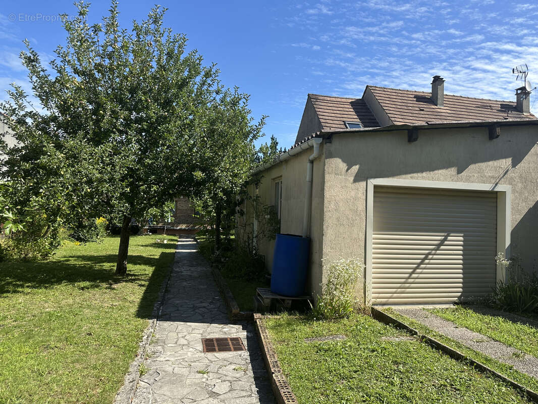 Maison à VAIRES-SUR-MARNE