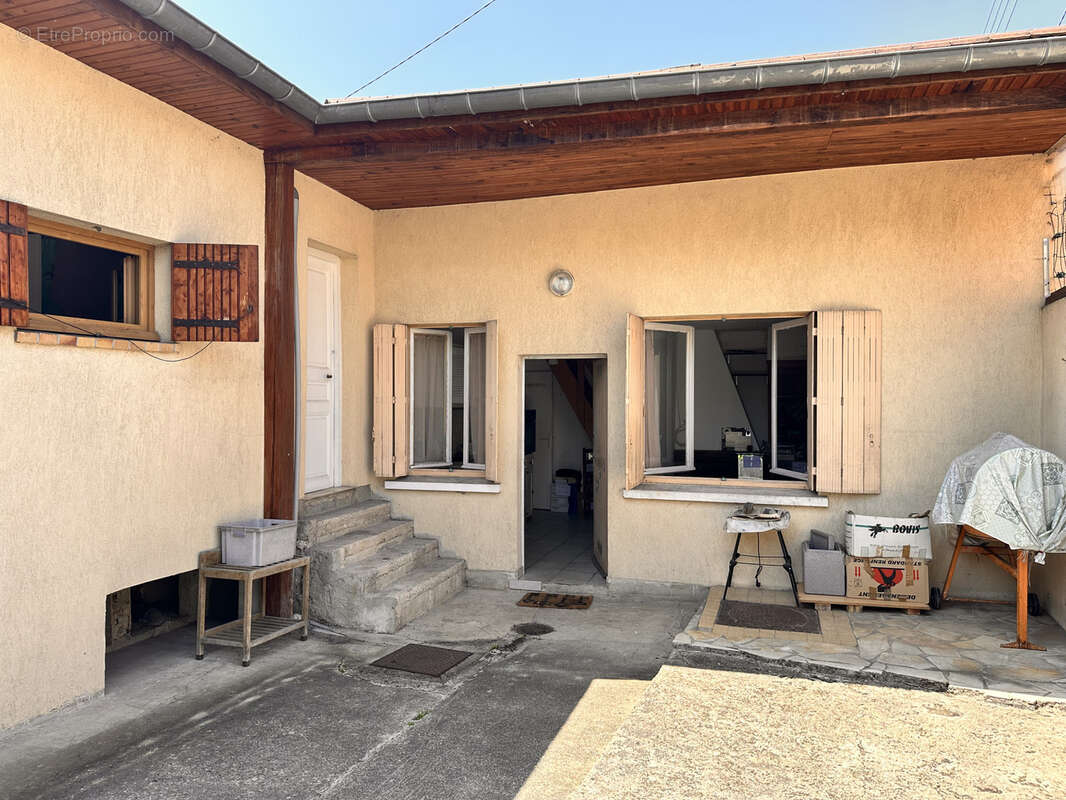 Maison à VAIRES-SUR-MARNE