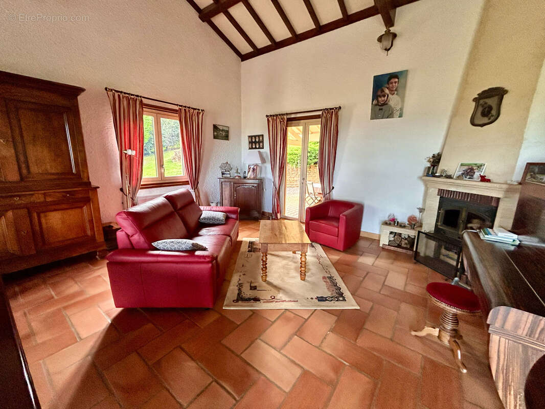 Maison à VILLE-SUR-JARNIOUX